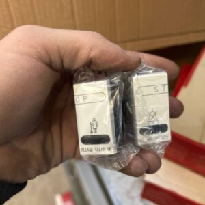 COMMANDE DE CONSIGNE CHAMBRE D'HOTEI HOTEI BEDROOM CALL CONTROL UNIT